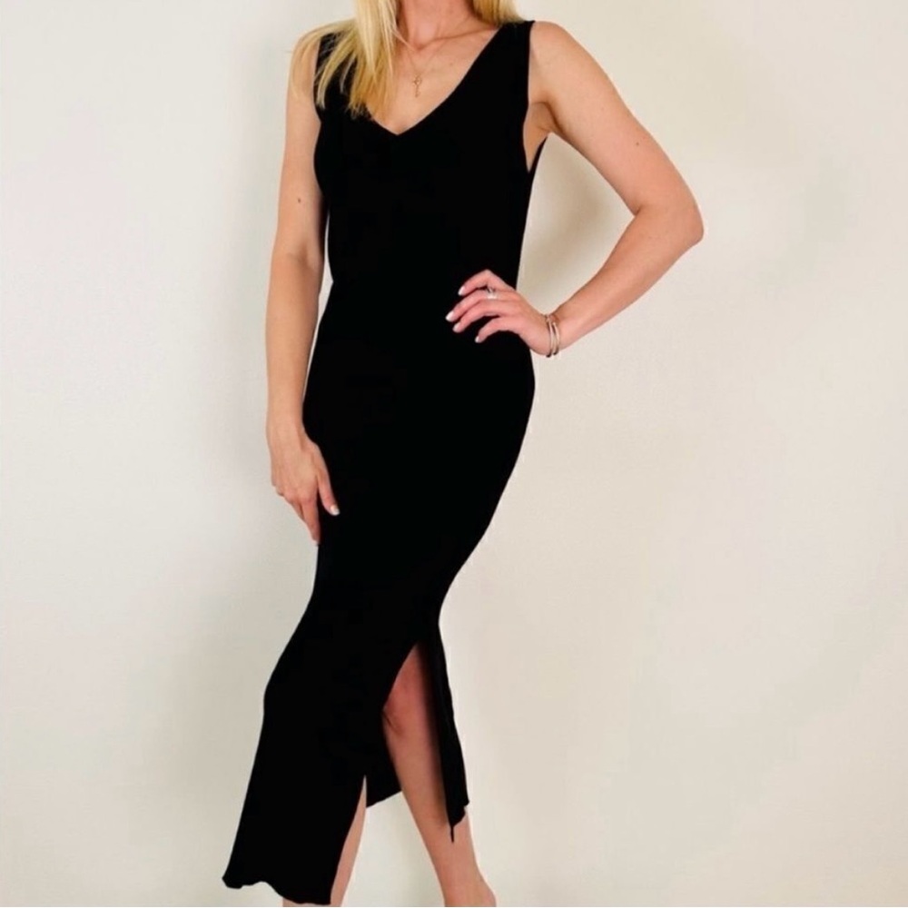 HOUSE OF HARLOW 1960 Sleeveless Rib Knit Deep V-Neck Black Dress - Small